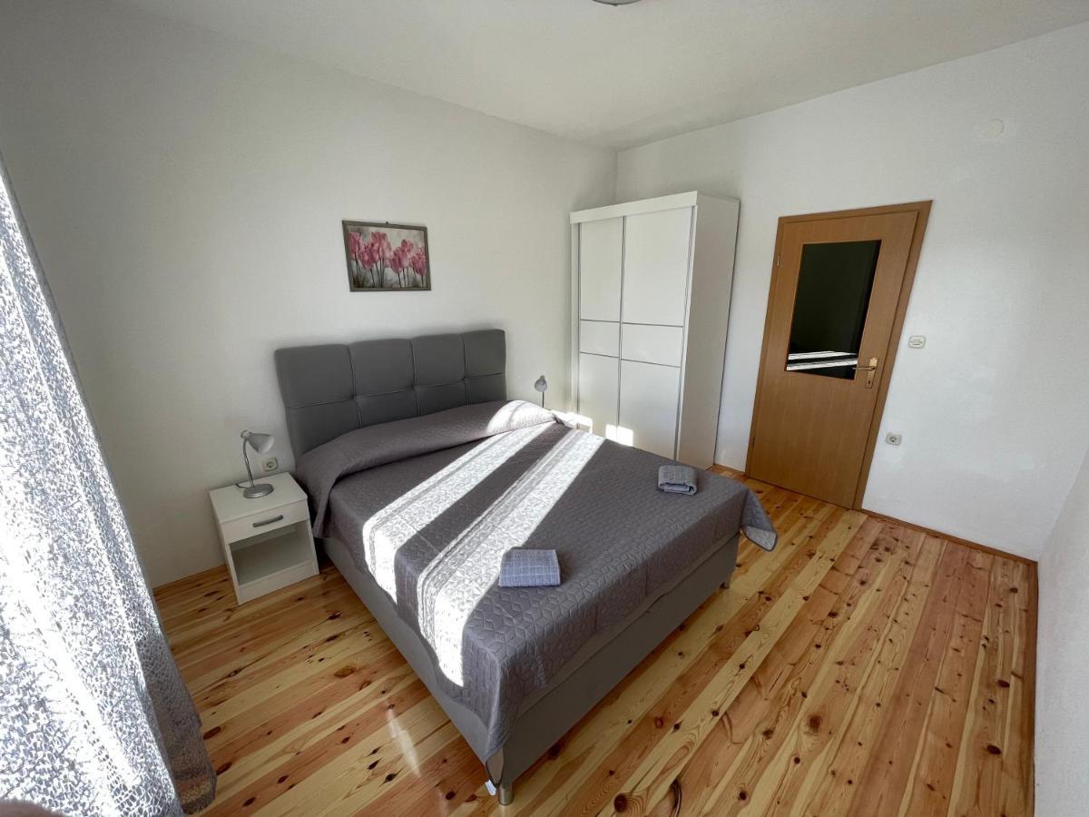 Ivan I Matej Apartments ブラチェ エクステリア 写真