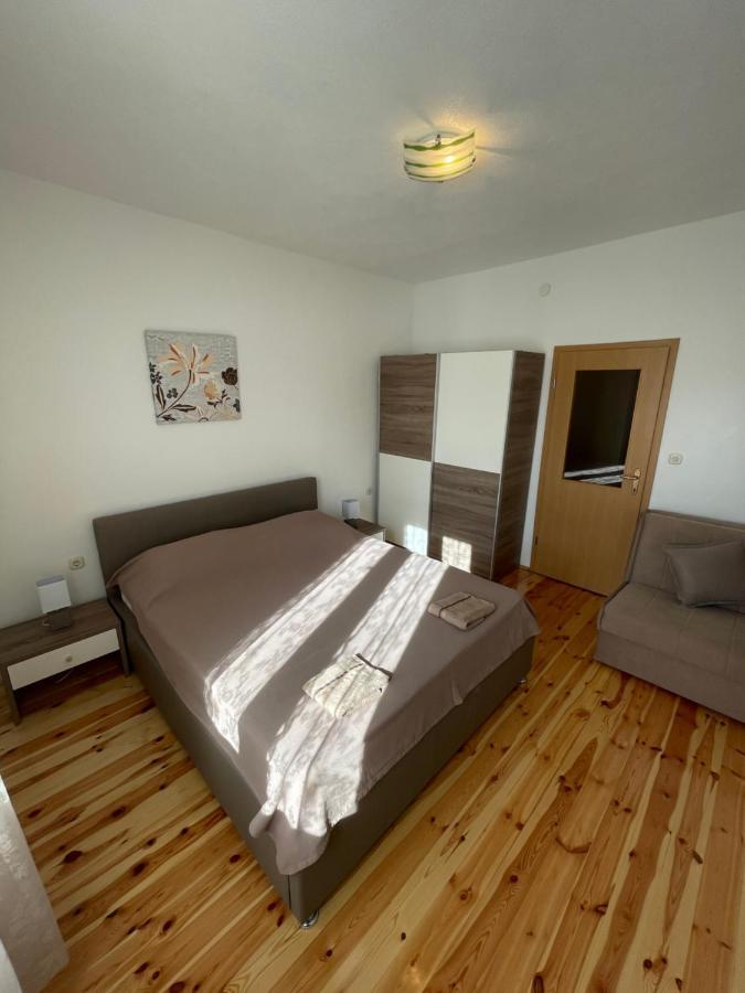 Ivan I Matej Apartments ブラチェ エクステリア 写真