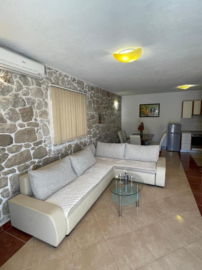 Ivan I Matej Apartments ブラチェ エクステリア 写真