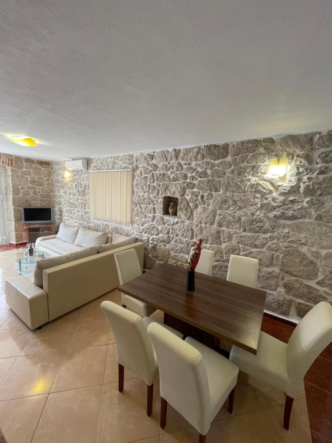 Ivan I Matej Apartments ブラチェ エクステリア 写真