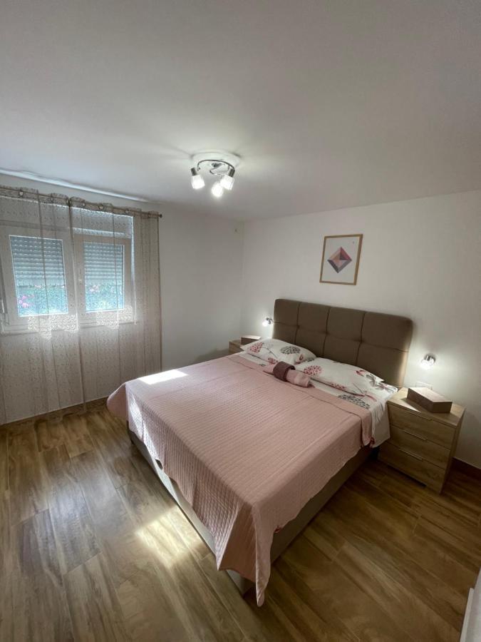 Ivan I Matej Apartments ブラチェ エクステリア 写真
