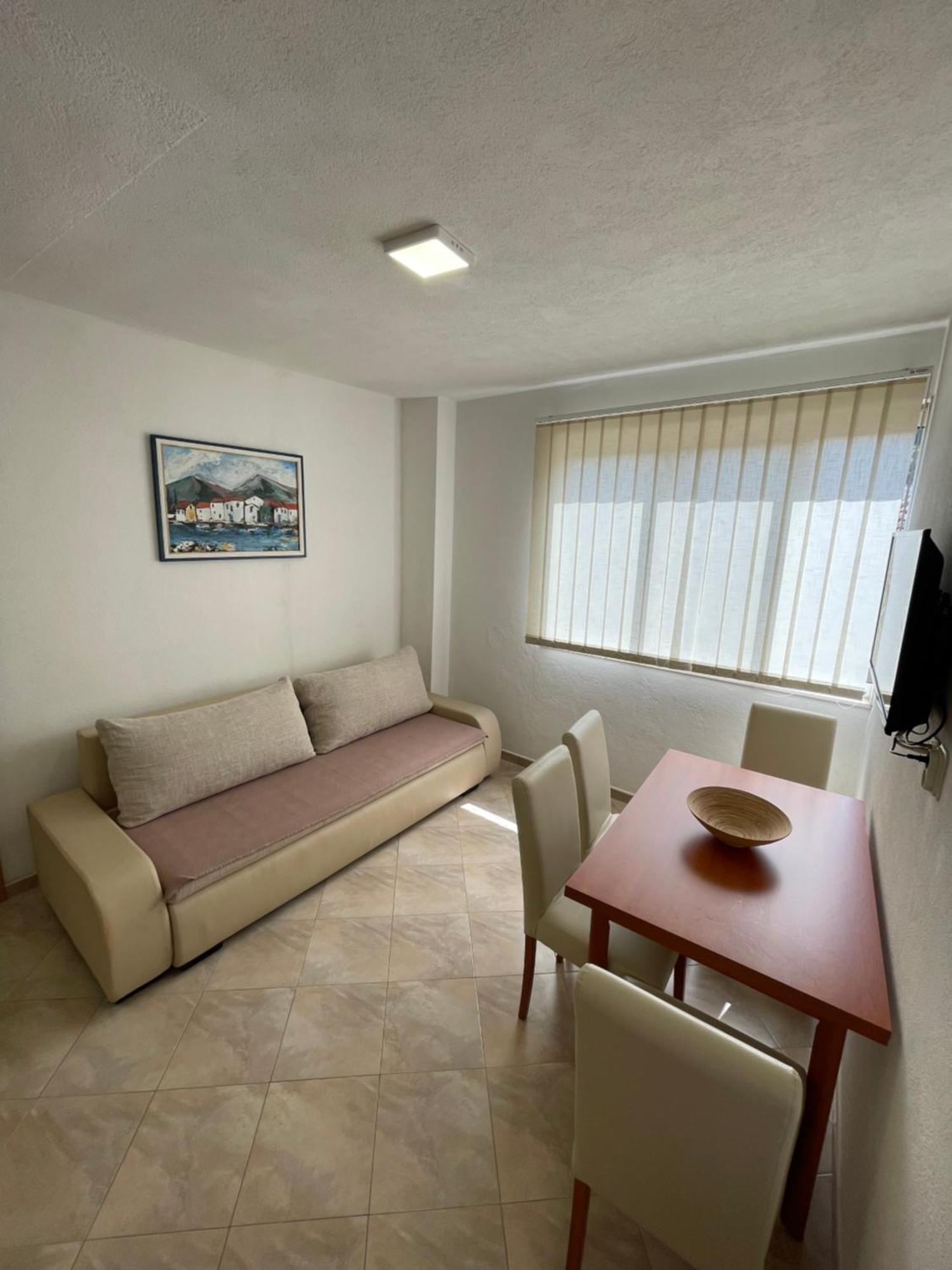 Ivan I Matej Apartments ブラチェ エクステリア 写真